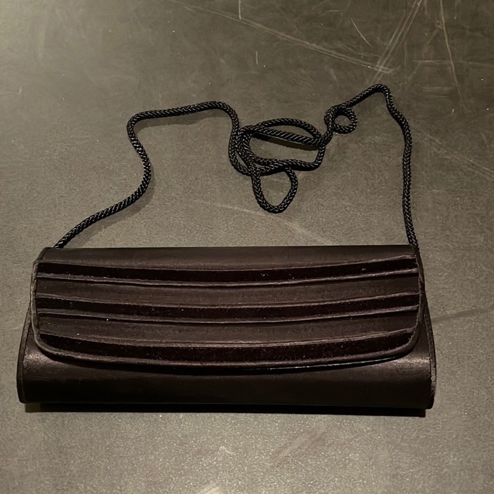 Dressy black satin shoulder bag 🌻